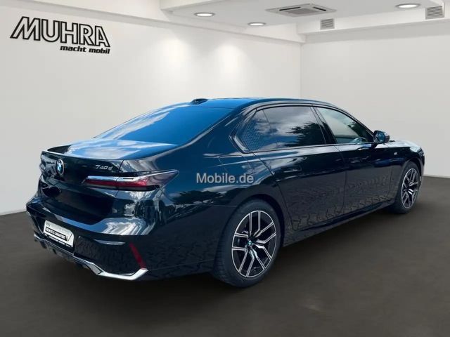 BMW 740 740d M-Sport Sedan xDrive