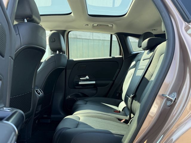 Mercedes-Benz EQA 300 4MATIC