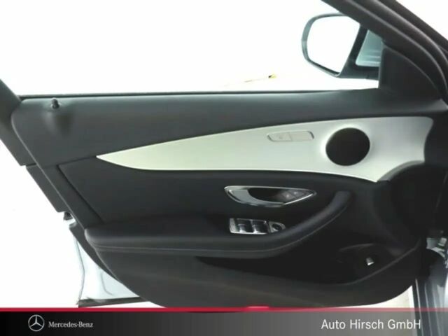 Mercedes-Benz E 220 AVANTGARDE E 220 d Estate