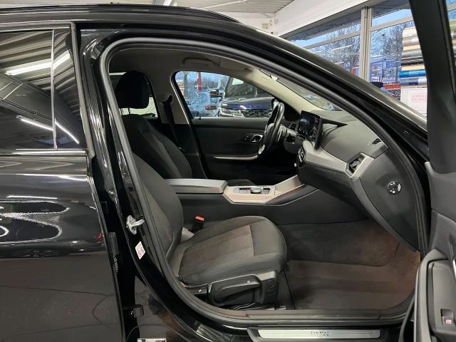 BMW 320 320d Touring xDrive