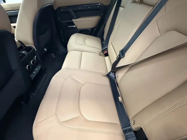 Land Rover Defender 110 AWD D300