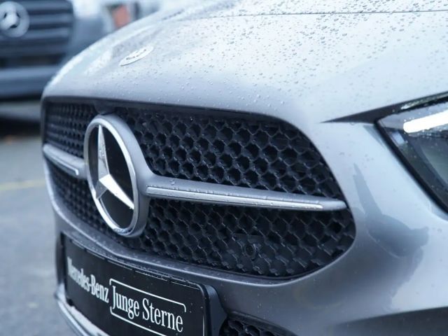 Mercedes-Benz A 180 Hatchback Progressive