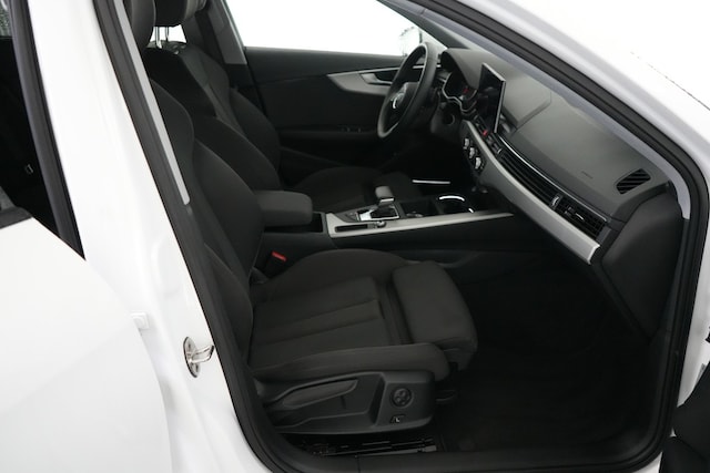 Audi A4 40 TFSI S-Tronic Sedan