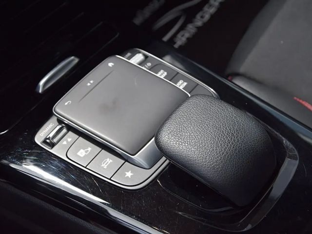 Mercedes-Benz A 200 4MATIC A 200 d AMG Line