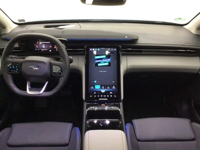 Ford Explorer Premium RWD