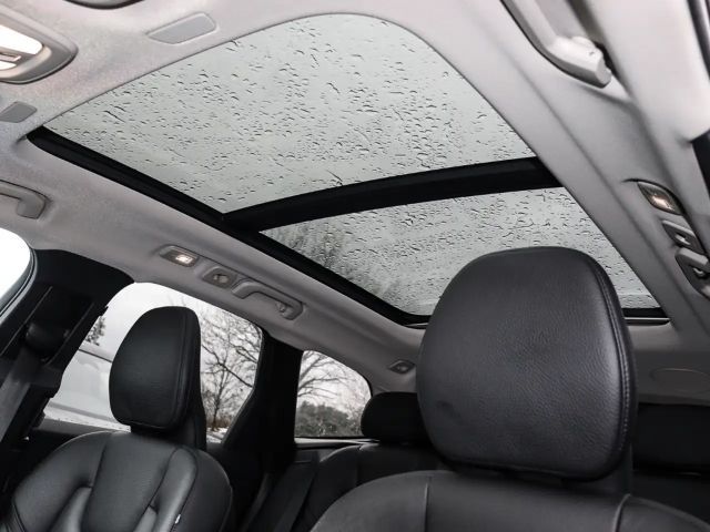 Volvo XC60 Dark Plus