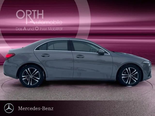 Mercedes-Benz A 180 A 180 d