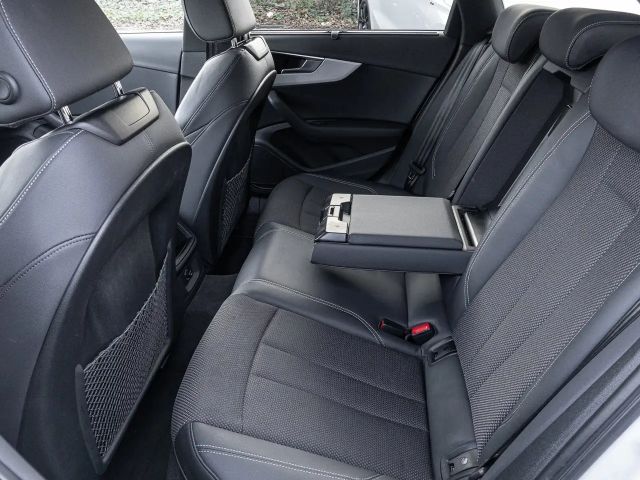 Audi A4 40 TDI Avant S-Line S-Tronic