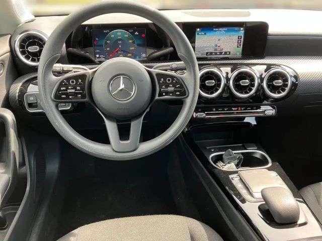Mercedes-Benz CLA 200 CLA 200 d Shooting Brake