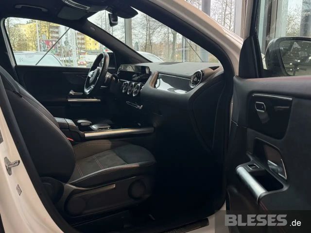 Mercedes-Benz GLA 200 AMG Line Premium