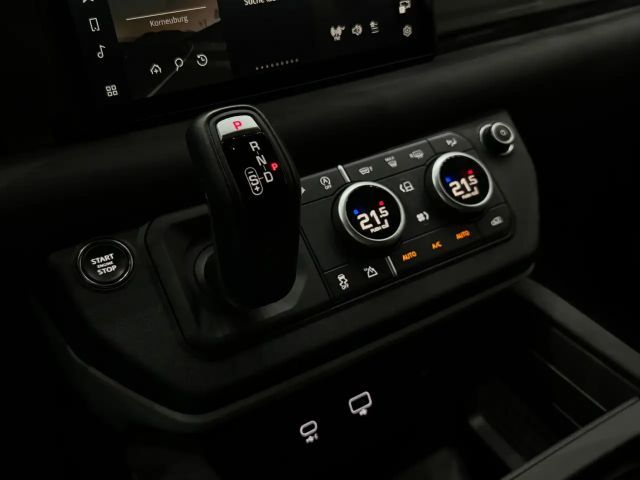 Land Rover Defender AWD D250 SE