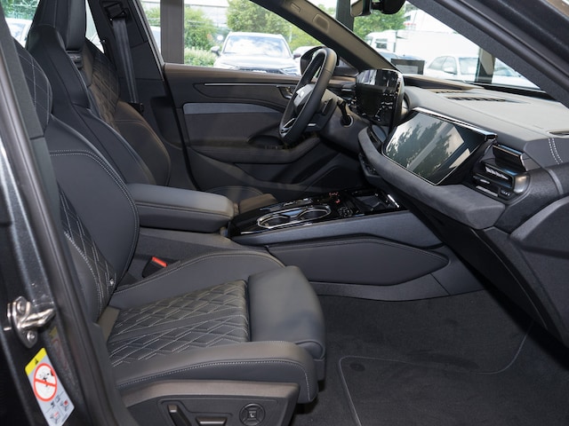 Audi A6 Avant Quattro S-Tronic