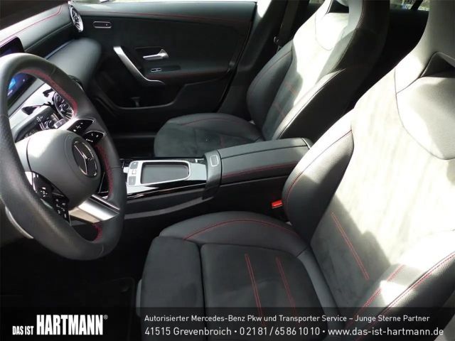 Mercedes-Benz CLA 200 AMG Line Coupé