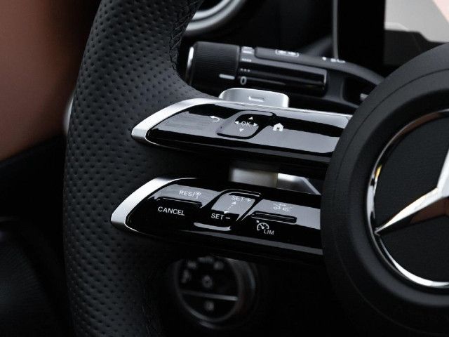 Mercedes-Benz C 200 AMG Line Sedan