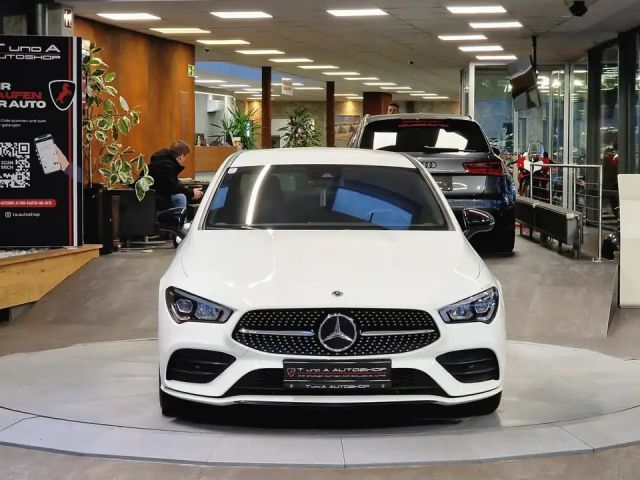 Mercedes-Benz CLA 180 AMG Line Coupé
