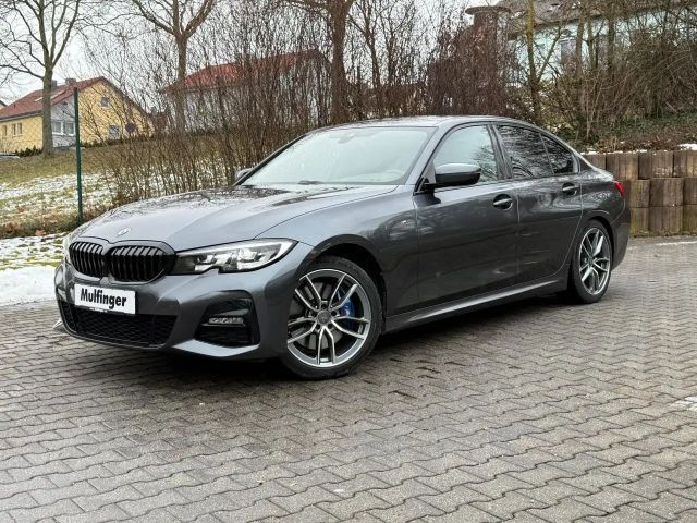 BMW 320 320i M-Sport Sedan