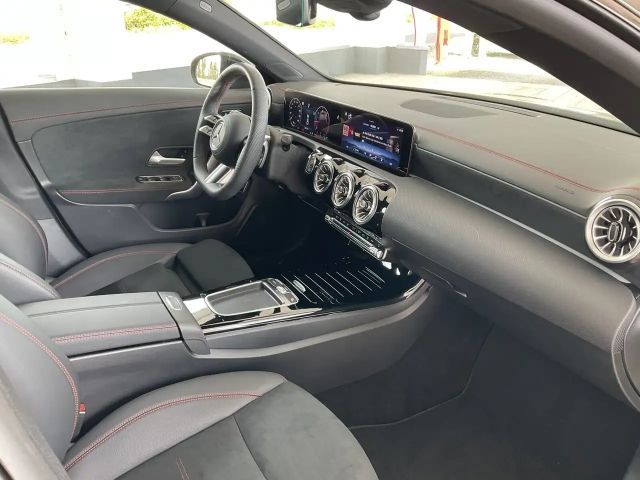 Mercedes-Benz CLA 200 AMG Line CLA 200 d Coupé