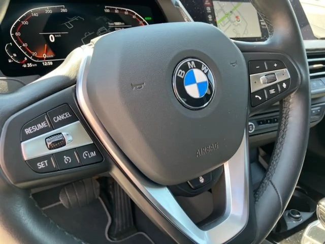 BMW 118 118i 5-deurs Sedan