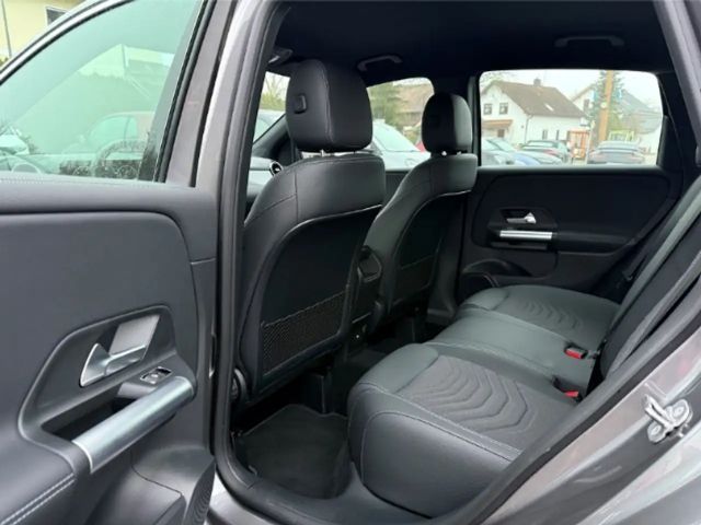 Mercedes-Benz B 180 Progressive Sedan