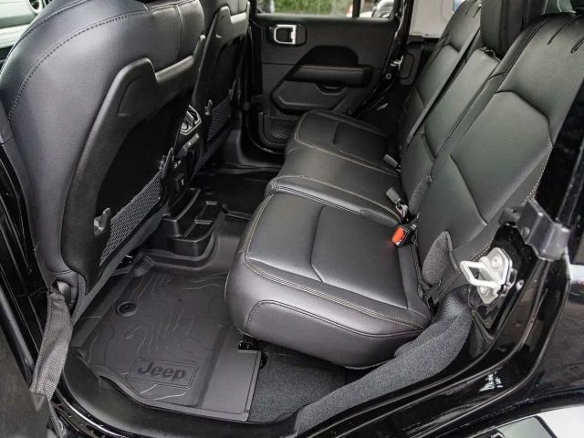 Jeep Wrangler BLACK EDITION 2.0l T-GDI Ultd. Sky-One