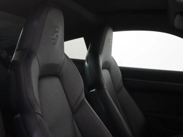 Porsche 911 4 Carrera Coupé