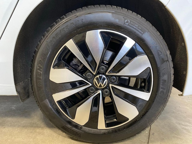 Volkswagen Golf 1.5 eTSI DSG Golf VIII