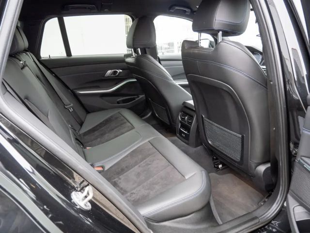 BMW 330 330e M-Sport Touring