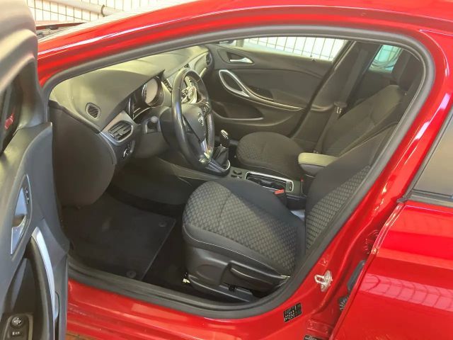 Opel Astra 1.2 Turbo Edition Sports Tourer