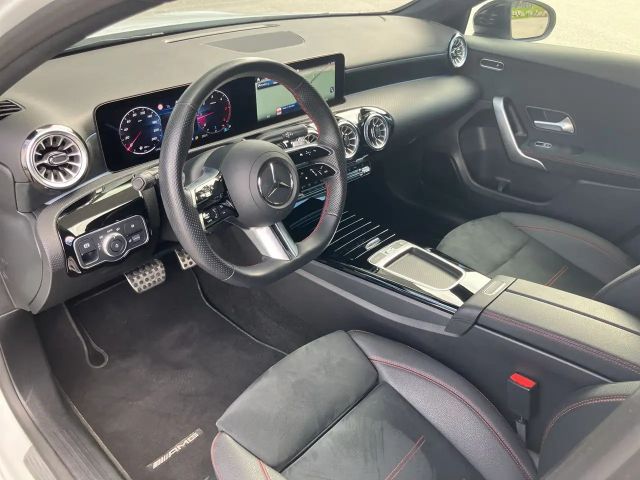 Mercedes-Benz A 180 A 180 d AMG Line Hatchback