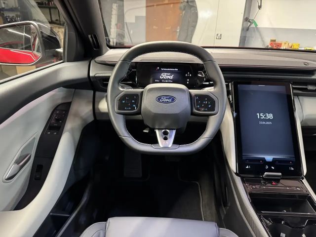 Ford Capri Premium RWD