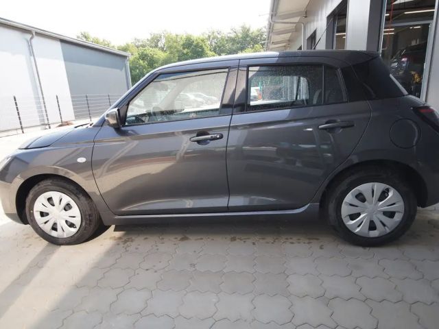 Suzuki Swift Club Hybrid