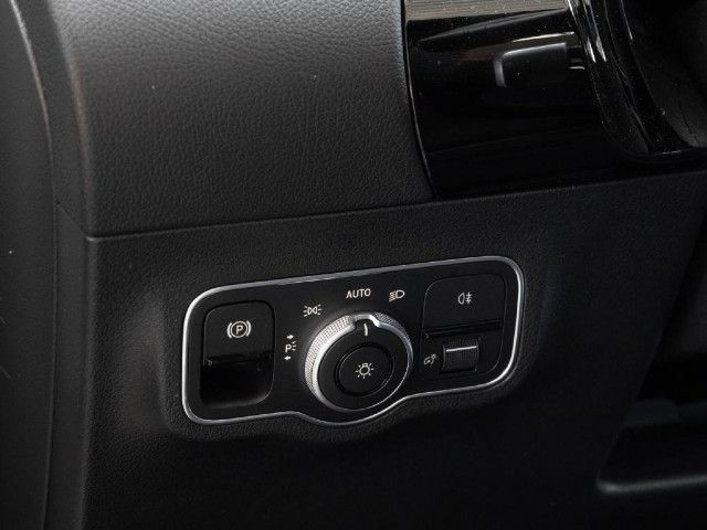 Mercedes-Benz GLA 180 AMG Line