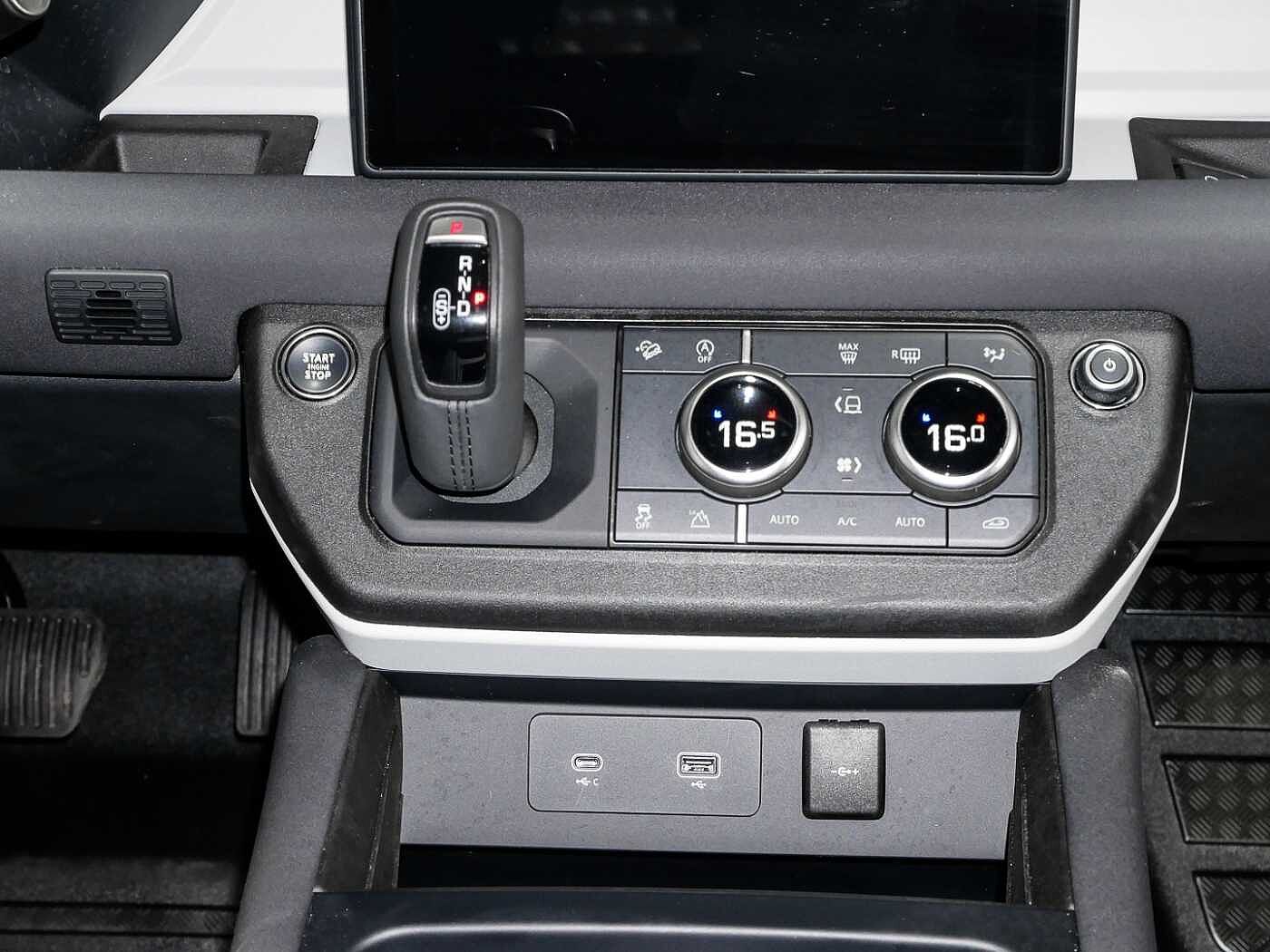 Land Rover Defender 90 Dynamic SE