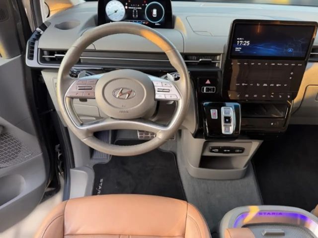 Hyundai Staria Signature Vierwielaandrijving