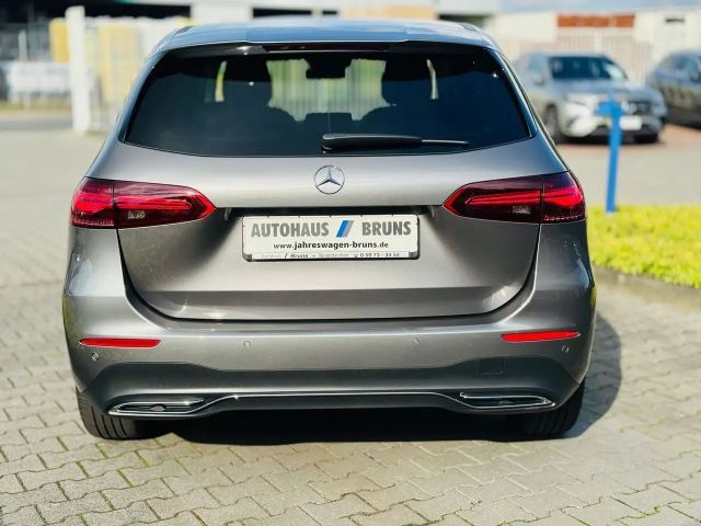 Mercedes-Benz B 200 Progressive Sedan