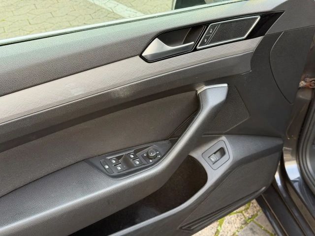 Volkswagen Passat 2.0 TDI DSG IQ.Drive