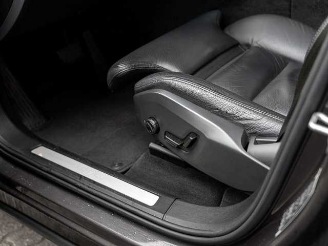 Volvo XC60 AWD Dark Plus T8