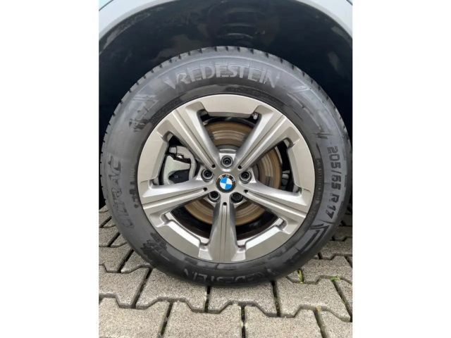 BMW X1 20i  Sommer17'' AHK AdLED ParkAss Komf El.Heckklap