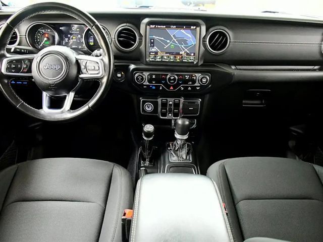 Jeep Wrangler Sahara