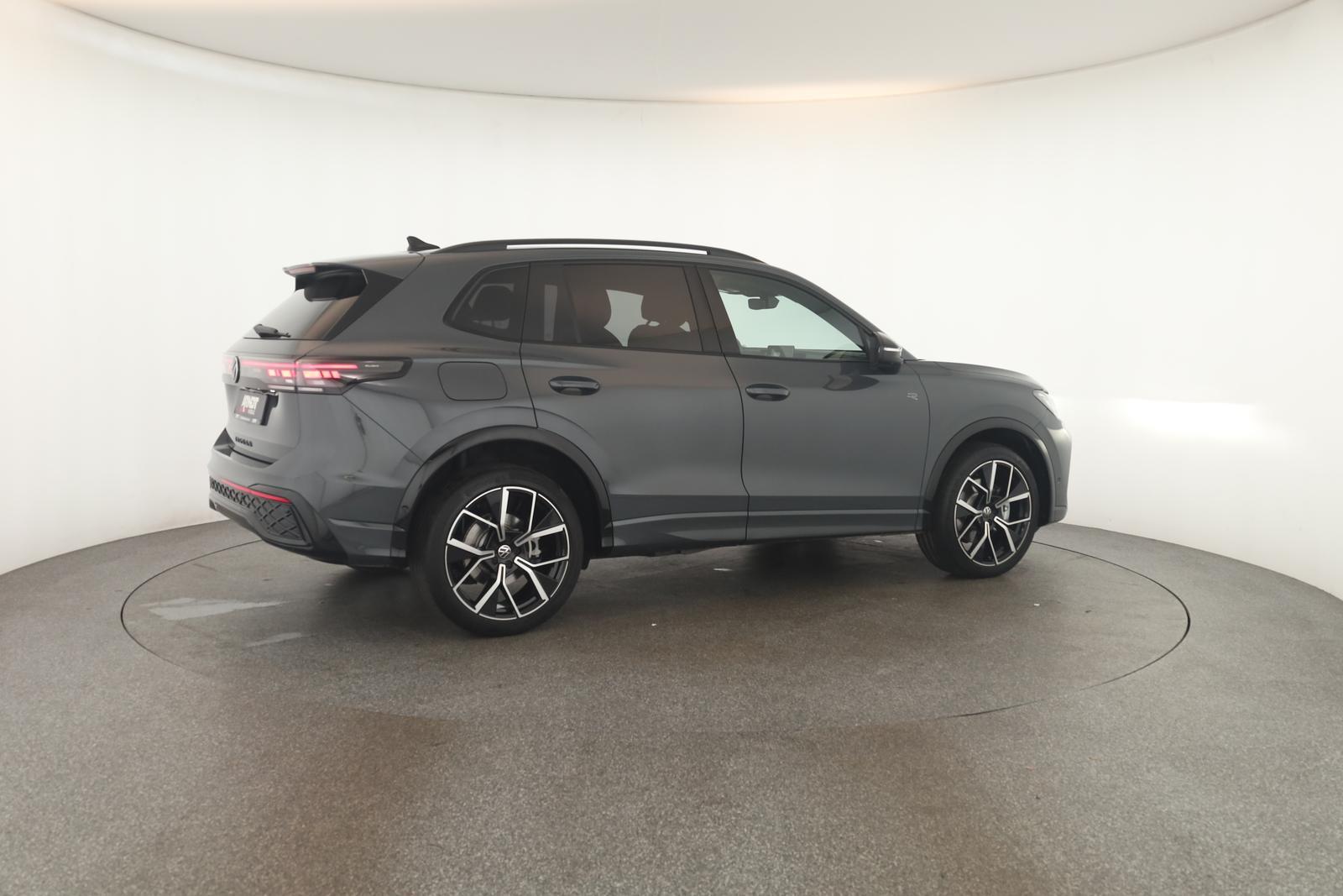 Volkswagen Tiguan 2.0 TSI DSG IQ.Drive R-Line