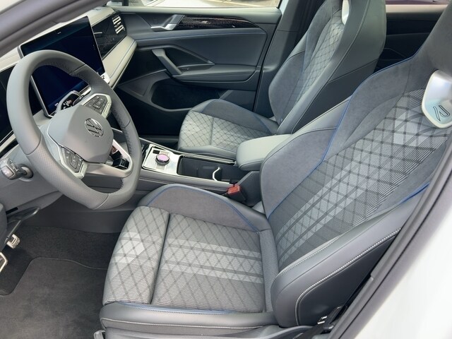 Volkswagen Tiguan TDI 4M AHK Pano HarmanKardon 360°