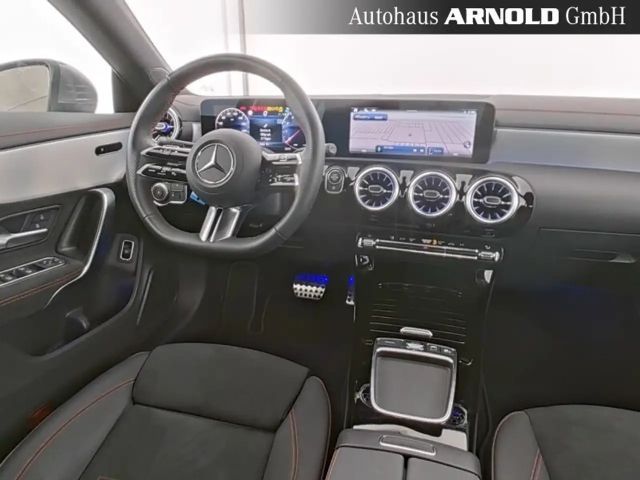 Mercedes-Benz CLA 200 AMG Line Coupé