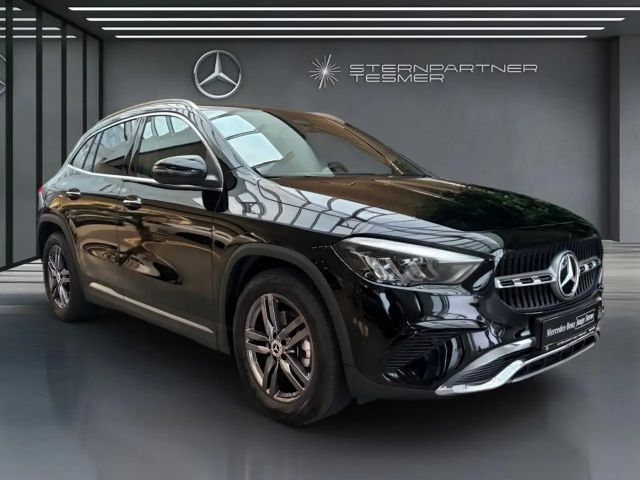 Mercedes-Benz GLA 200 Progressive