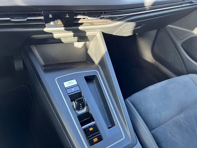 Volkswagen Golf DSG Style Variant