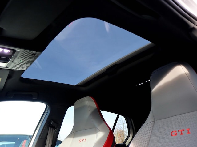 Volkswagen Golf 2.0 TSI DSG Golf VIII