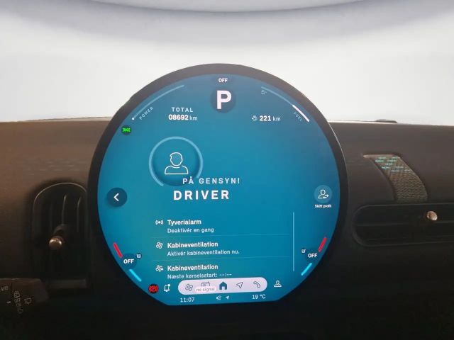 MINI Cooper COOPER C Favoured Trim Steptronic Navi DSG Bluet