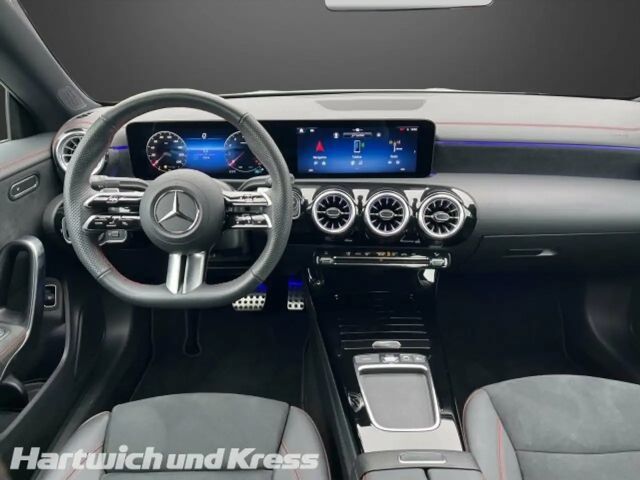 Mercedes-Benz CLA 200 AMG Line Sedan