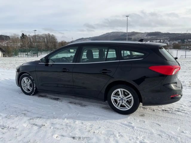 Ford Focus Cool & Connect Wagon