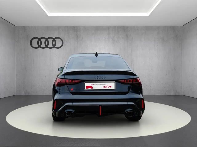 Audi RS3 Quattro S-Tronic Sedan
