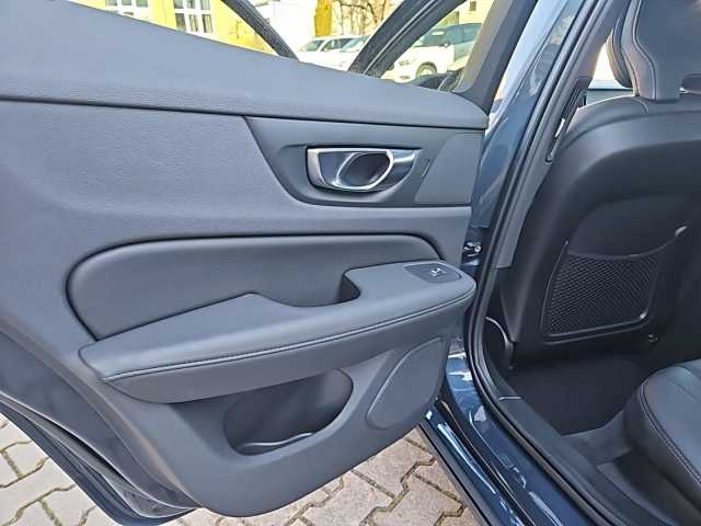 Volvo V60 AWD Dark Plus T6